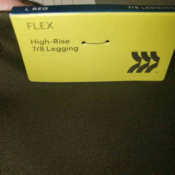 NWT All In Motion FLEX High Rise 7/8 Leggings- L - Picture 4 of 4